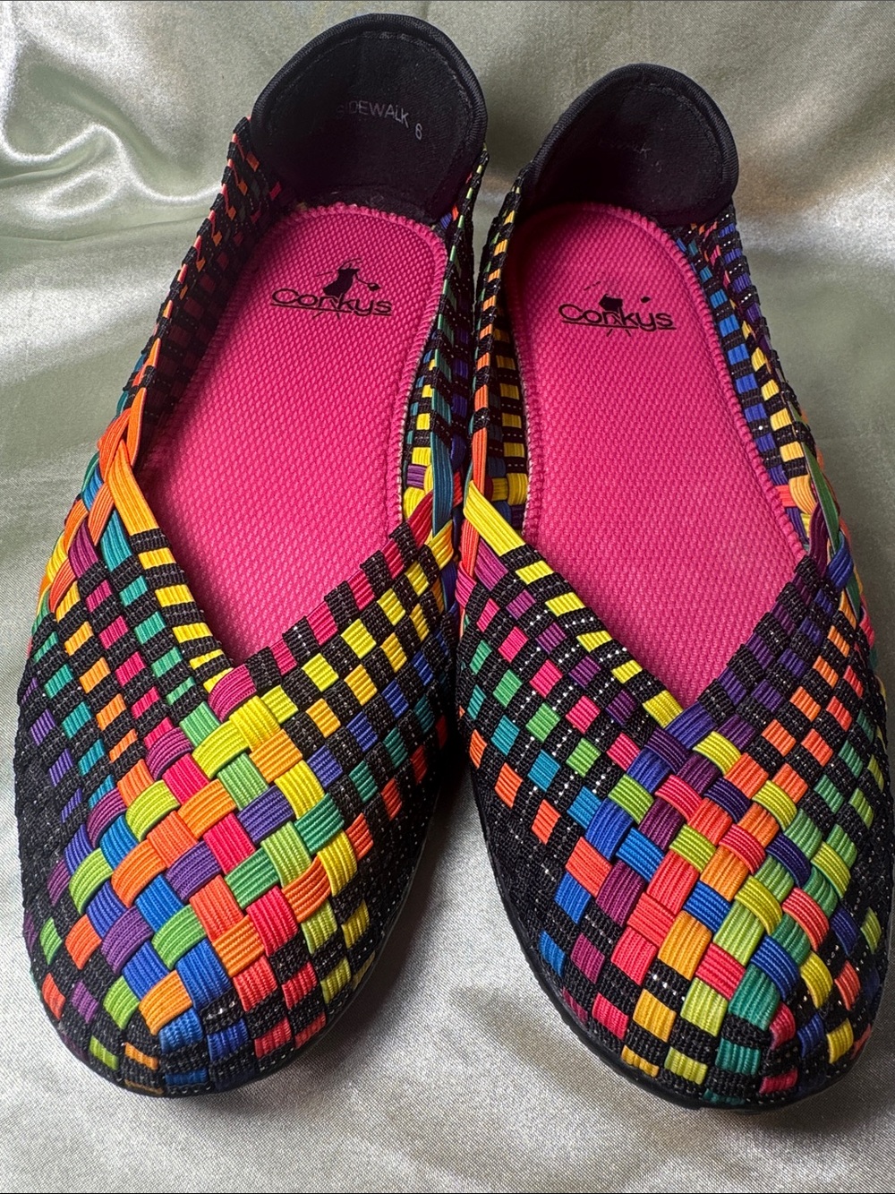 Corkys Multicolor Stretchy Woven Slip-On Flats with Pink Insole Women’s size 6